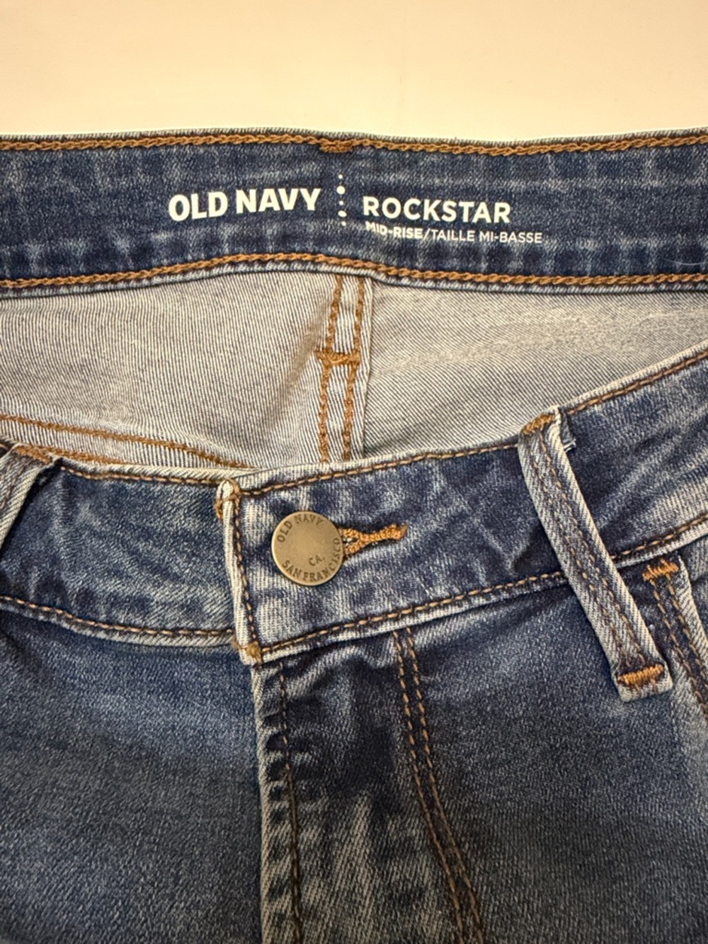 Old Navy Skinny Leg Rock Star Jeans with Floral Embroidery 6 NWT - Picture 3 of 7